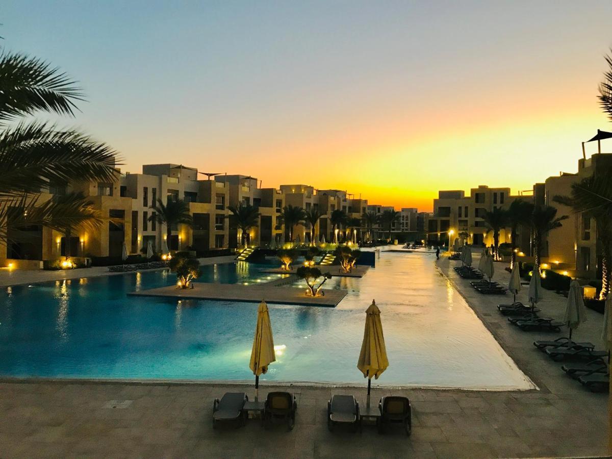 Gazde/Camere de închiriat Mangroovy - Elgouna Authentic Designer Shared 2 Bdr Each With Private Bathroom For Kitesurfers With Pool View & Access