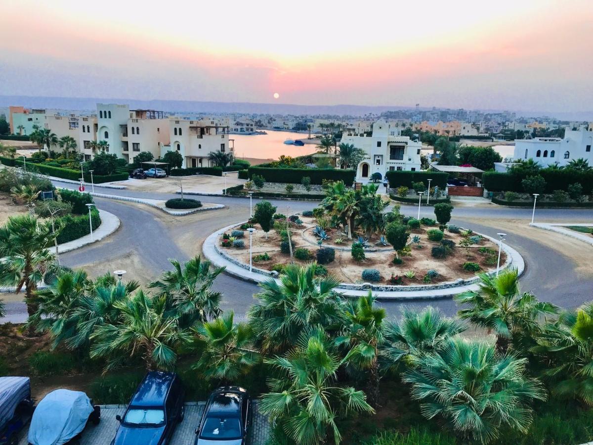 Gazde/Camere de închiriat Mangroovy - Elgouna Authentic Designer Shared 2 Bdr Each With Private Bathroom For Kitesurfers With Pool View & Access Hurghada