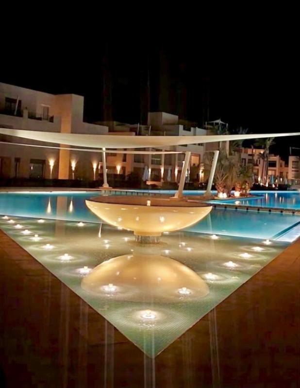 Gazde/Camere de închiriat Mangroovy - Elgouna Authentic Designer Shared 2 Bdr Each With Private Bathroom For Kitesurfers With Pool View & Access
